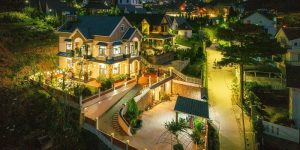 Villa Đà Lạt D338 - Khuôn viên sân vườn rộng rãi