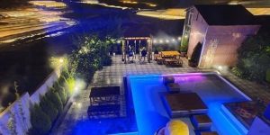 Villa Đà Lạt D056 - Bể bơi - View thung lũng đèn