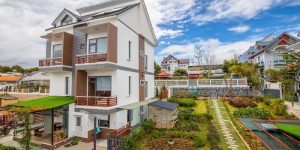 Villa Đà Lạt D447 -  Hiện đại, khuôn viên sân vườn xanh